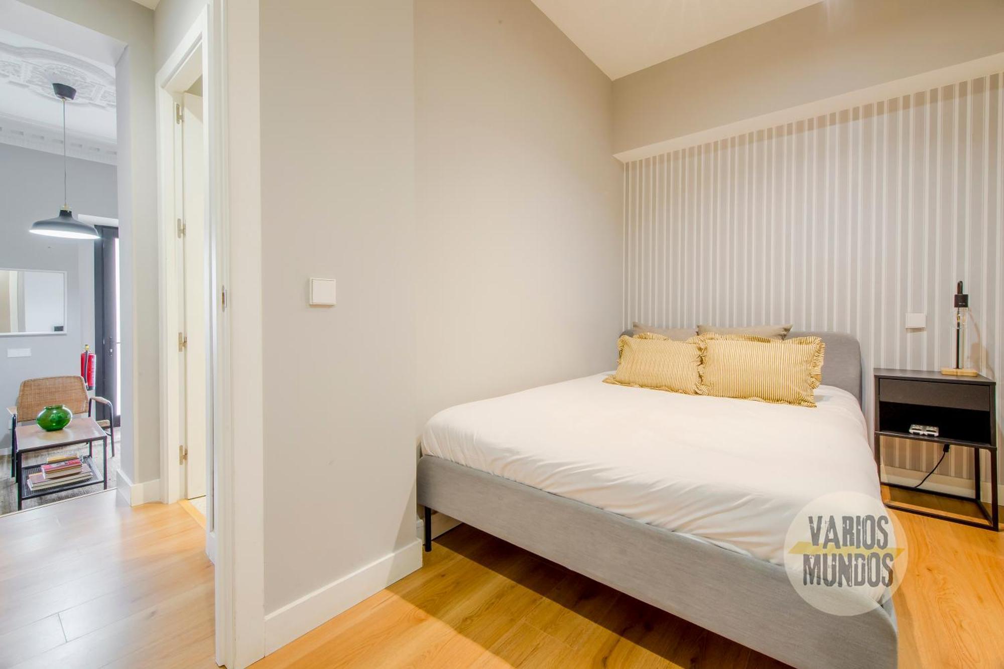 Modern Apt & Cool Interior Design A 20 Metros Del Retiro E1 Madrid Buitenkant foto