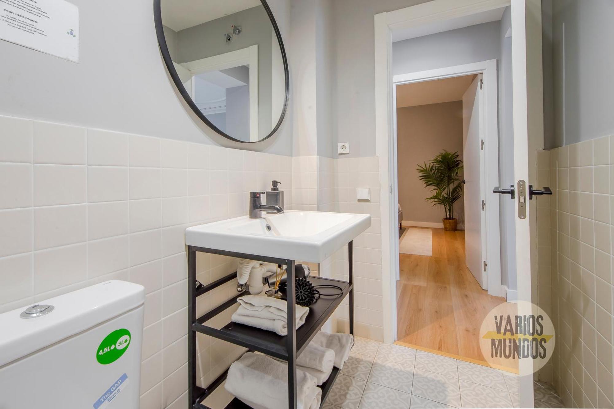 Modern Apt & Cool Interior Design A 20 Metros Del Retiro E1 Madrid Buitenkant foto
